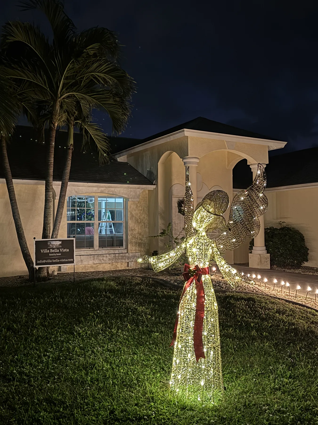 The villa decorated at Christmas